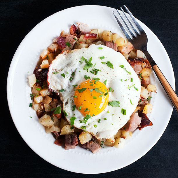 Breakfast Hash with Ham, Apples & Potatoes